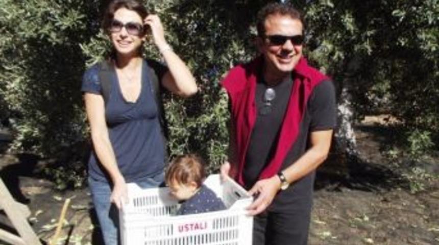 Ünlüler Ayvalık’ta Zeytin Hasadı Yaptı