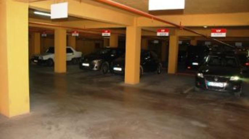 Belediye Otoparkında Yarım Saatlik Park &Uuml;cretsiz