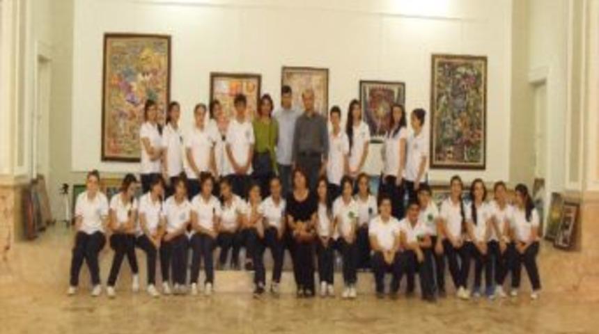 Sanat Tasarım B&ouml;l&uuml;m&uuml; &Ouml;ğrencileri &lsquo;konusal Kurguculuk&rsquo; Sergisini Gezdi