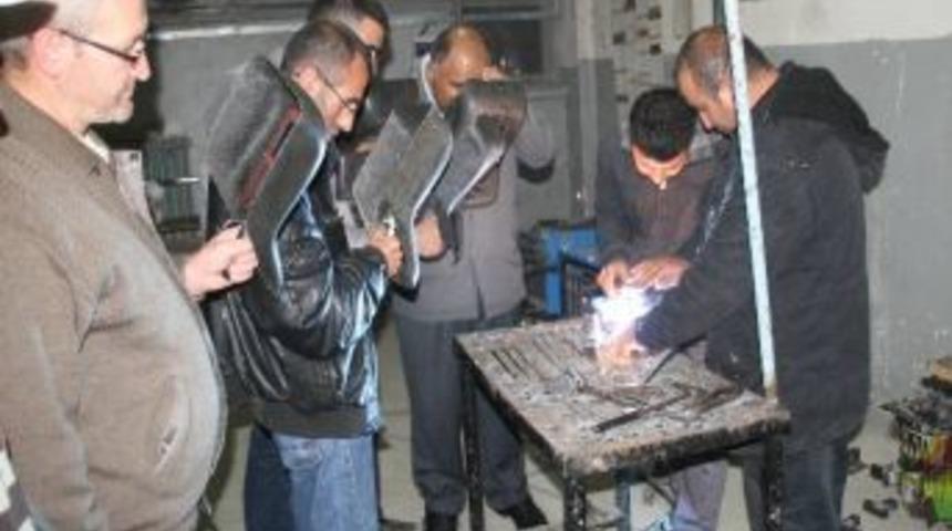 İşsizler D&uuml;zenlenen Kurslarla Meslek Sahibi Oluyor