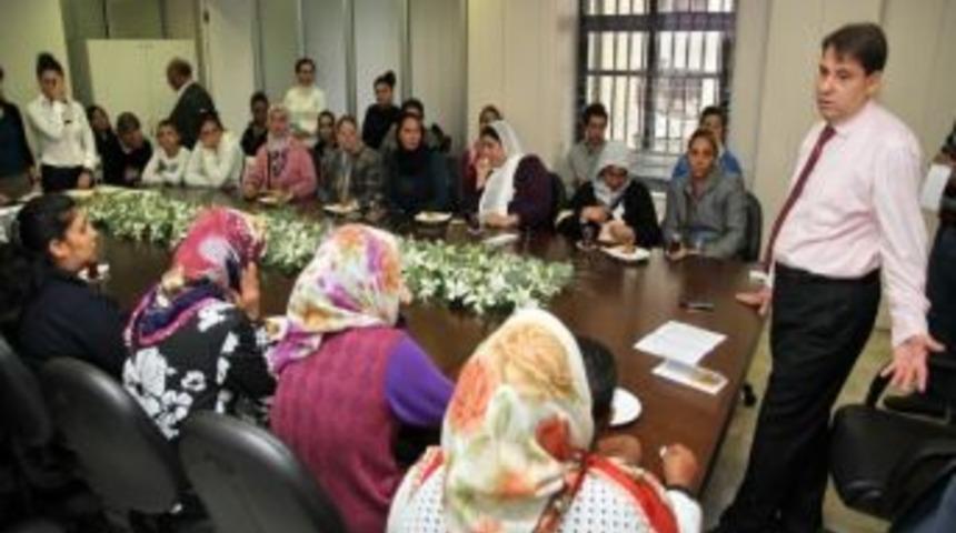 Konak Belediyesi'nden Asker Anne-baba Veya Eşlerine 150 Tl Bayram Yardımı