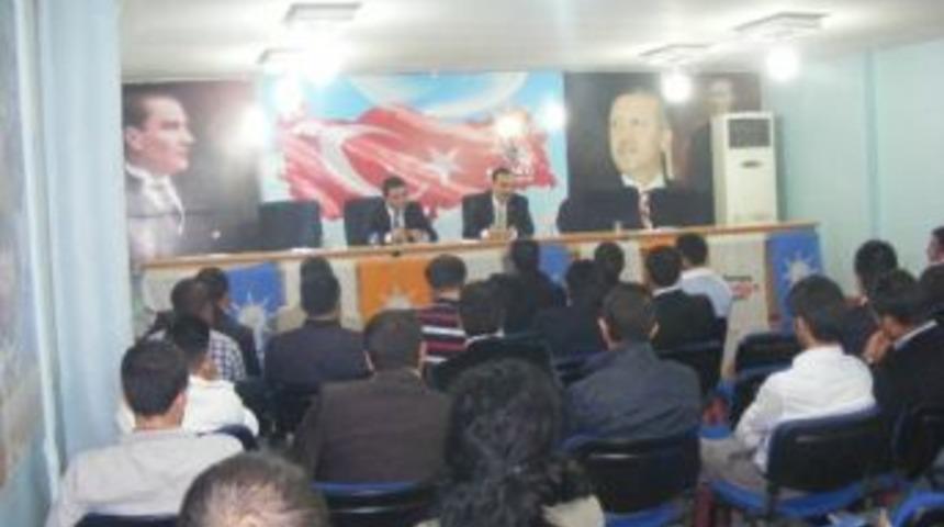 Ak Parti&rsquo;den 18 Yaş A&ccedil;ıklaması