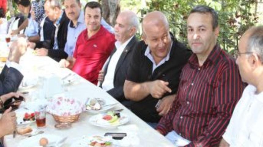Kayserililer Milletvekilleri Ile Kahvaltıda Buluştu
