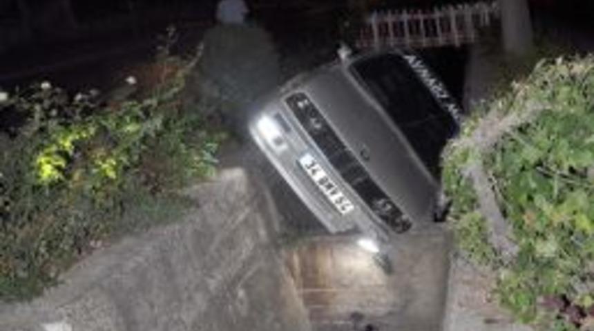 Otomobil Sulama Kanalına D&uuml;şt&uuml;