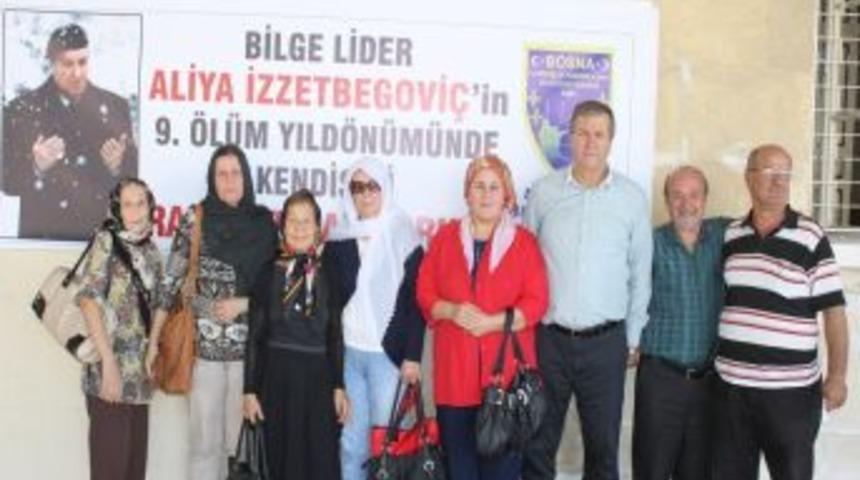 Aliya İzzetbegovi&ccedil;, &Ouml;l&uuml;m&uuml;n&uuml;n 9. Yıl D&ouml;n&uuml;m&uuml;nde Anıldı