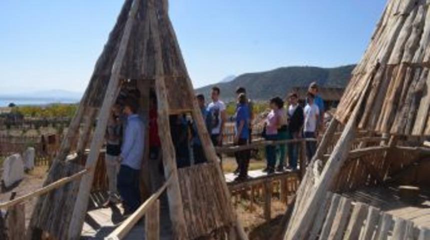 Lisinia, Kansere Karşı Savaş Başlattı