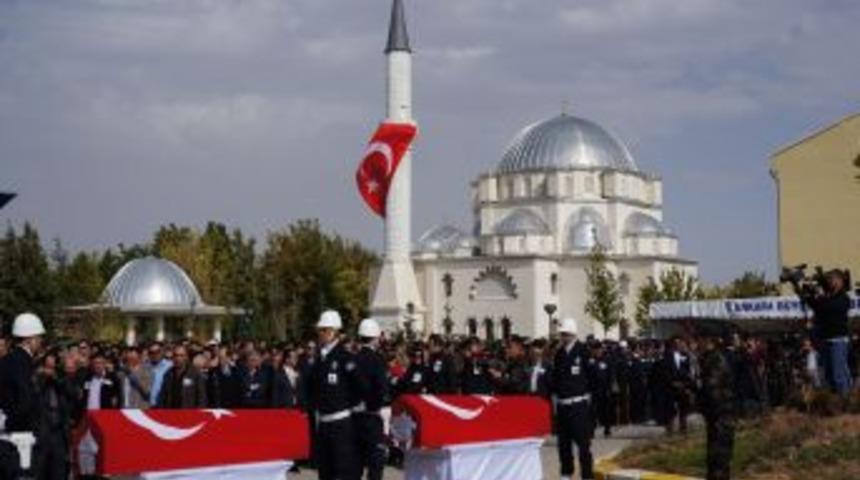 Şehitler Için Devletin Zirvesi Bir Araya Geldi