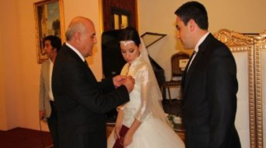 Başhekimi Mutlu G&uuml;n&uuml;nde Yalnız Bırakmadılar