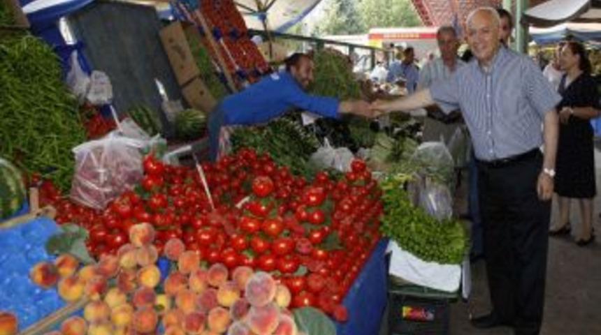 Başkan Yaşar'dan Pazarcılara Nezaket Uyarısı