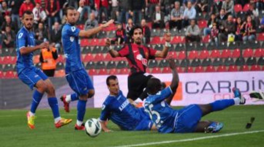 Eskişehirspor: 2 - Kardemir D. &Ccedil;. Karab&uuml;kspor: 1