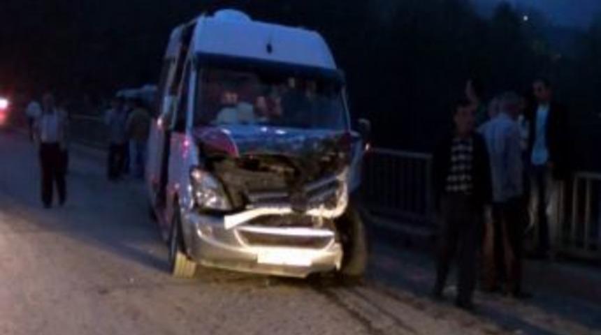 Ordu&rsquo;da Trafik Kazası: 17 Yaralı