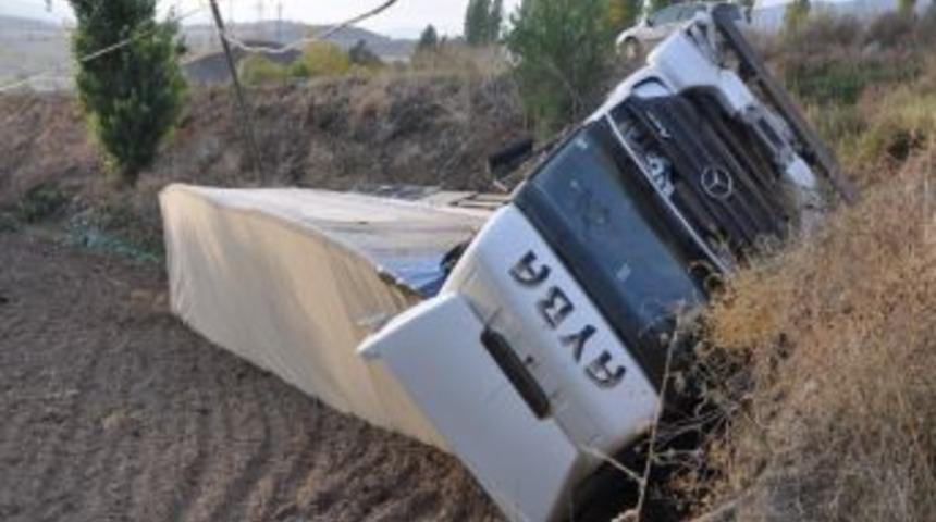 Suşehri&rsquo;nde Trafik Kazası: 1 Yaralı