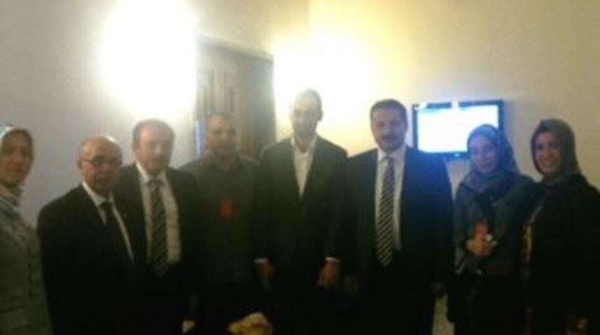 Kamuda &Ccedil;alışan &Uuml;niversite Mezunu İş&ccedil;ilerin Hak Arayışı