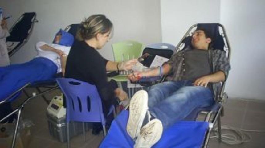 &Ccedil;an Myo'dan T&uuml;rk Kızılayı'na 95 &Uuml;nite Kan Bağışı