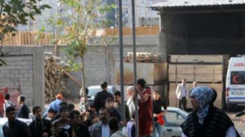 BDP'lilerden bayrak n&ouml;beti