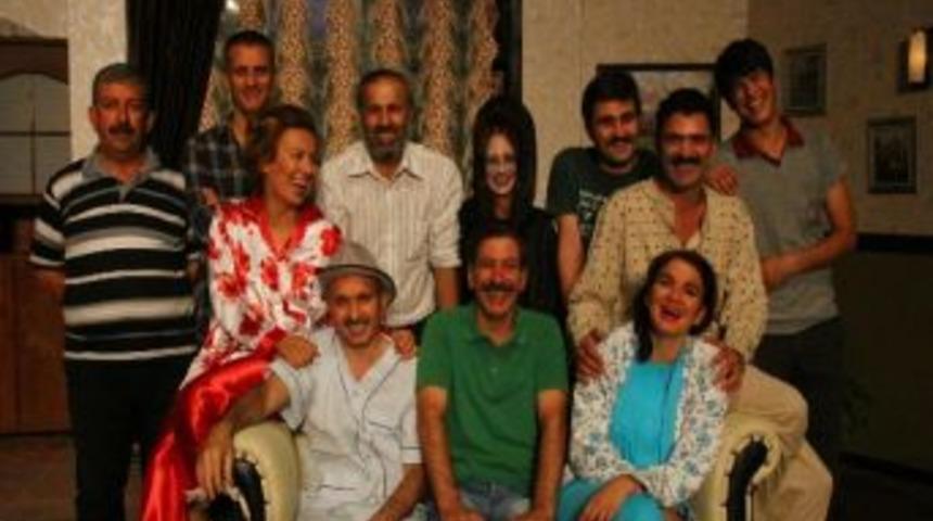 "buldumcuk Ailesi" Sahneye &Ccedil;ıkıyor