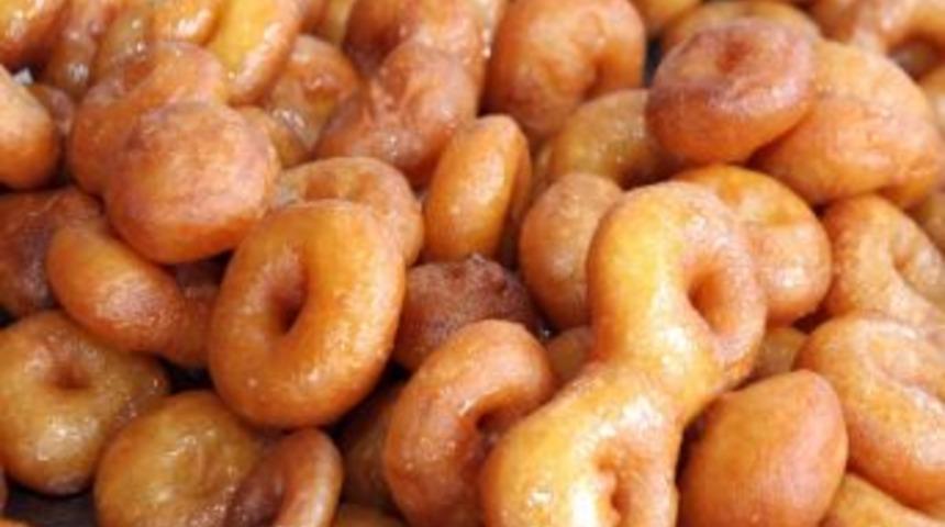 Ahlat&rsquo;ta Lokma Tatlısı Rağbet G&ouml;r&uuml;yor