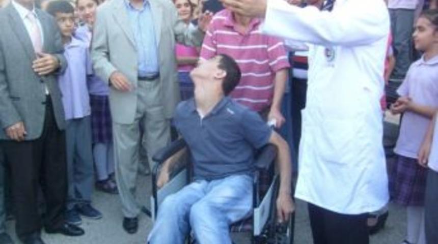 &Ouml;ğrenciler Kapak Toplayıp Arkadaşlarına Sakat Arabası Aldı