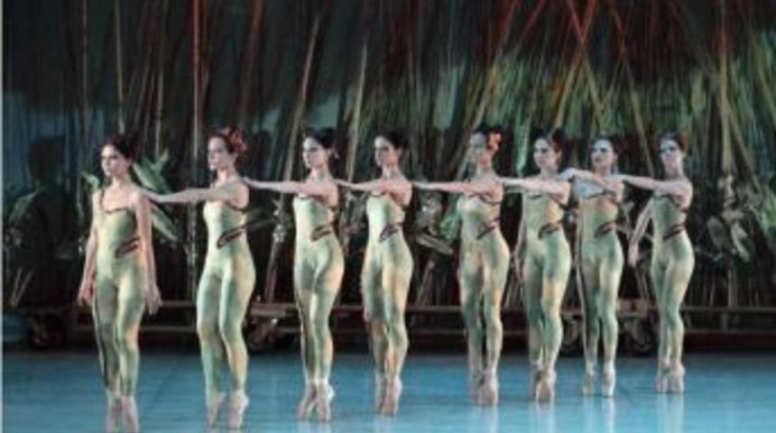 W.shakespeare&rsquo;in &Uuml;nl&uuml; Eseri Bale Sahnesinde