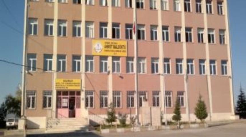 Somalili İki Öğrenci Yurttan Kaçtı