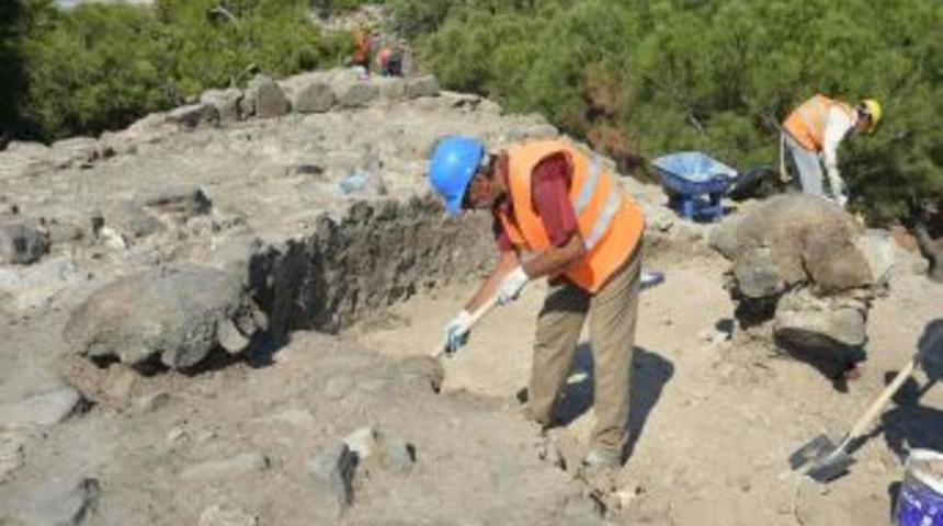 İzmir B&uuml;y&uuml;kşehir Belediyesi, Kadifekale Surlarını Yeniliyor