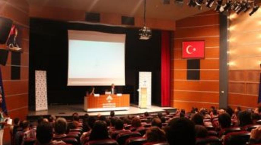 Aldırmaz&rsquo;dan İstanbul&rsquo;da Konferans
