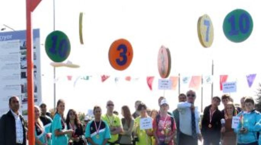 &Ccedil;ankaya&rsquo;da Ayakkabı Fırlatma Oyunları