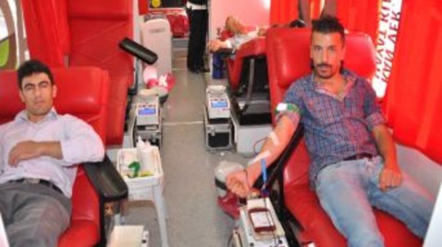 Gen&ccedil;ler 1500 Kişiye Umut Oldu