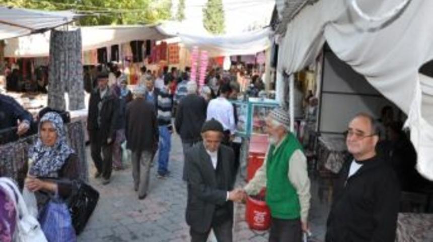 G&ouml;rdes&rsquo;te Pazarda Bayram Bereketi