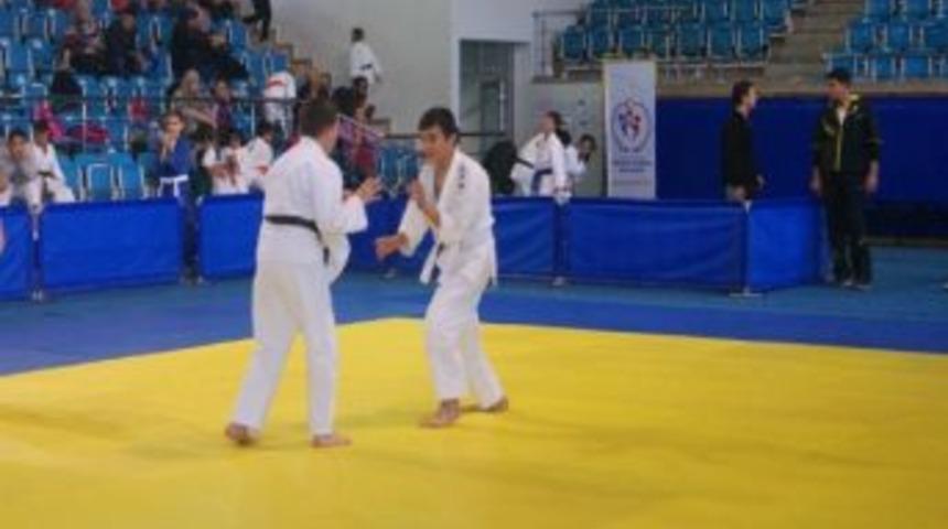 Judo Cumhuriyet Kupası D&uuml;zenlendi