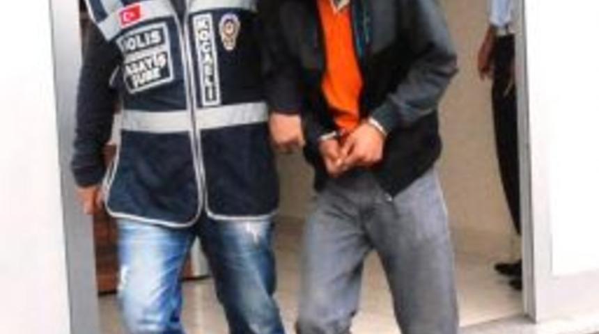 Yüksek Sesle Müzik Dinlerken Evleri Soyuldu