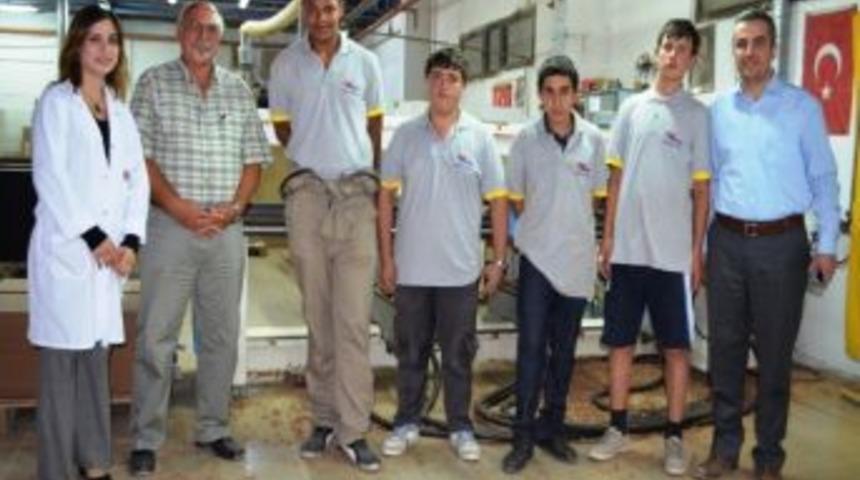 Avrupa&rsquo;ya İlk Mobilyacıları G&ouml;nderiyoruz