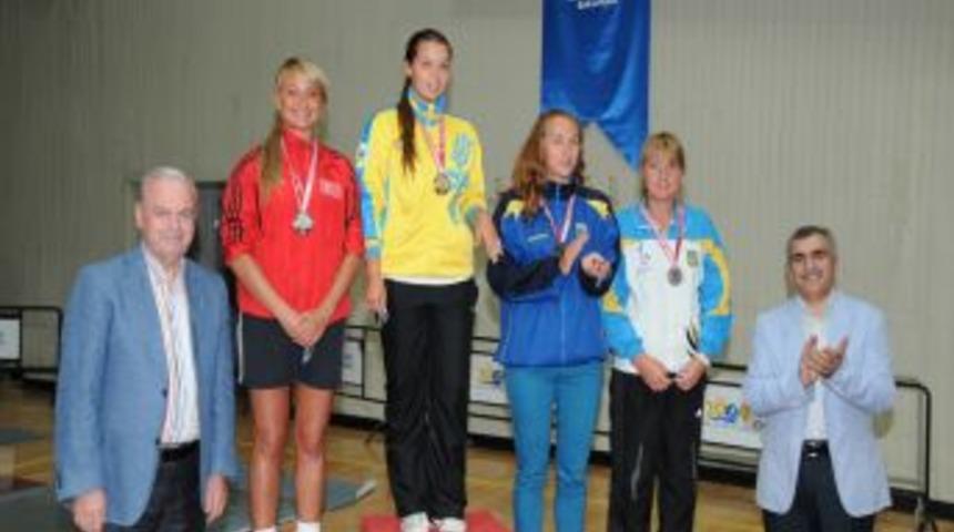 Uluslararası Kemal Coşkun&ouml;z Eskrim Turnuvası Sona Erdi