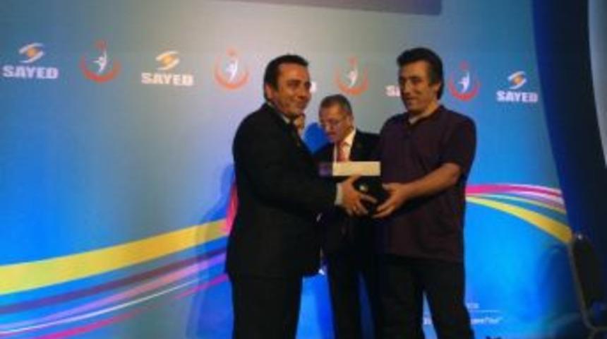 İzmir Katip &Ccedil;elebi &Uuml;niversitesi (ik&ccedil;&uuml;) Atat&uuml;rk Eğitim Ve Araştırma Hastahanesi'ne &Ouml;d&uuml;l