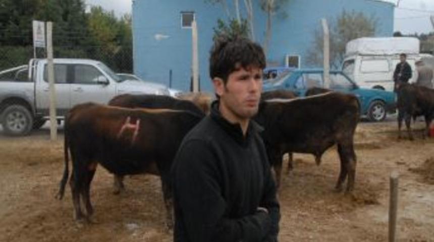 Kurban Pazarında Satıcı Da Yok Alıcı Da