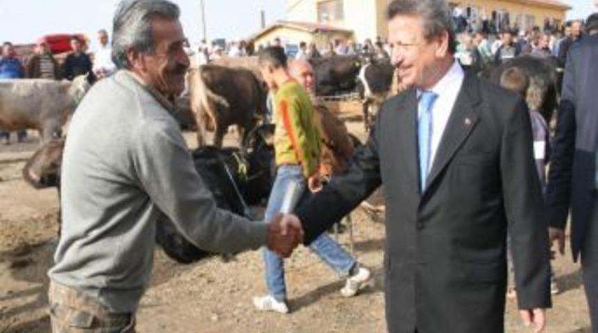 Yozgat Belediye Başkanı Yusuf Başer Kurban Pazarını Gezdi