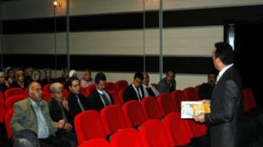 &Ouml;ğrenci Ve Veliler Konferansta Buluştu