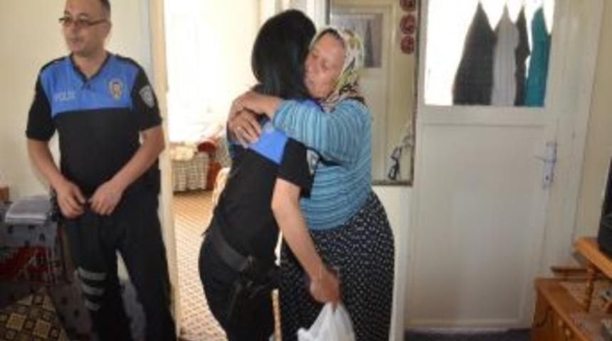 Aksaray Polisi Şehit Ailelerini Ziyaret Etti