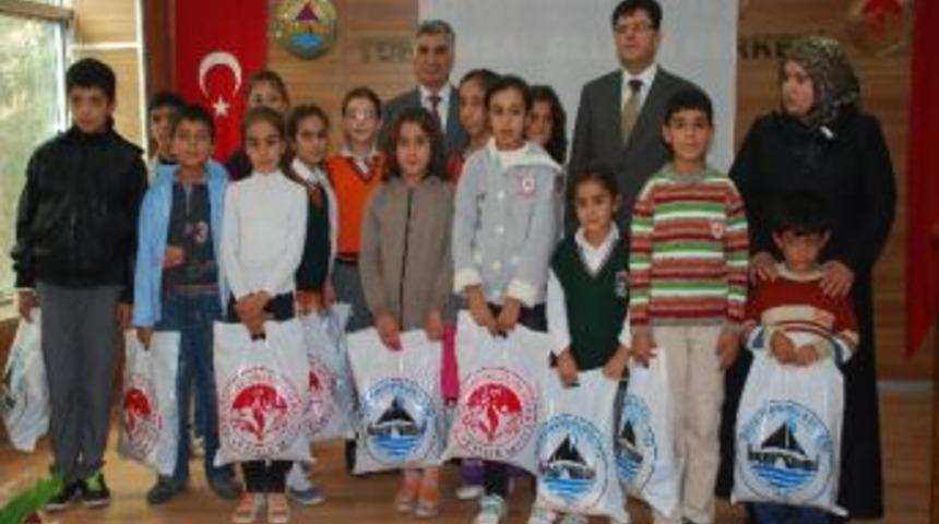 Togem&rsquo;den Bin Aileye Giysi Yardımı