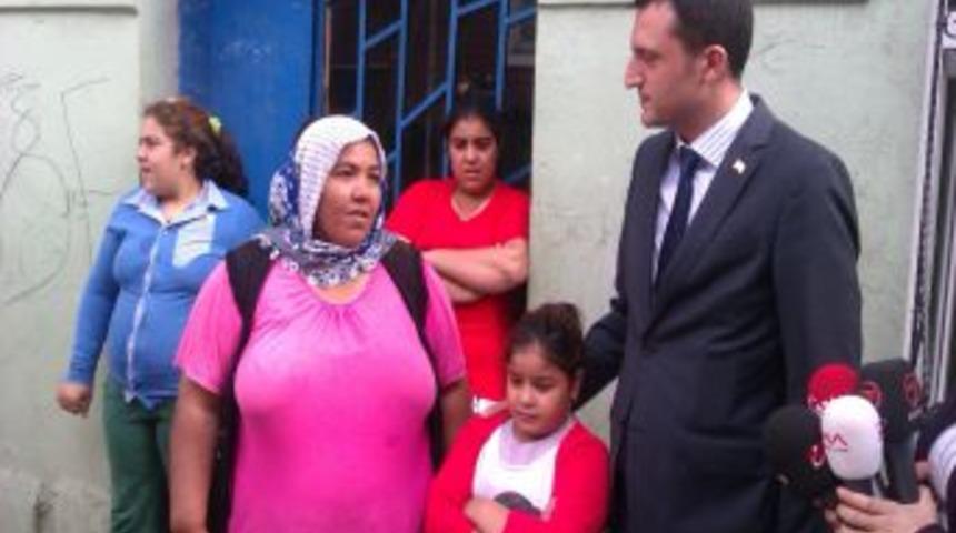 Kimsesiz &Ccedil;ocukların Bayramlık Sevinci