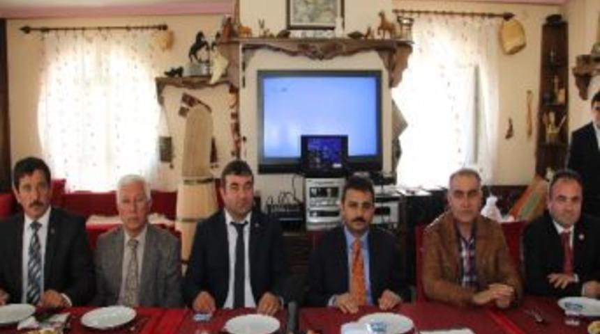 Başkan K&uuml;lc&uuml;, Taksici Ve Minib&uuml;sc&uuml; Esnafıyla Bir Araya Geldi