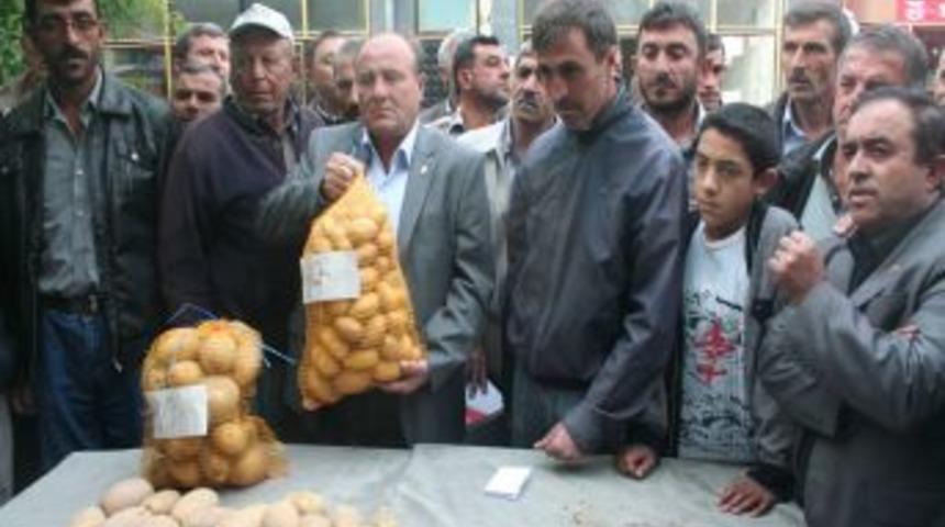 Derinkuyulu Patates &Uuml;reticisi Başbakan'a Kargo Ile Patates G&ouml;nderdi