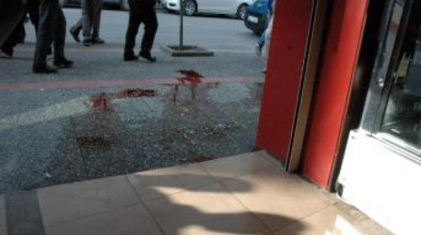 Balıkesir'de Bı&ccedil;aklı Kavga: 1 Yaralı