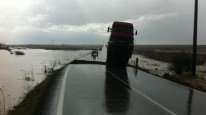 Milletvekili K&ouml;pr&uuml;l&uuml; Sel Felaketinde B&uuml;y&uuml;k Tehlike Atlattı