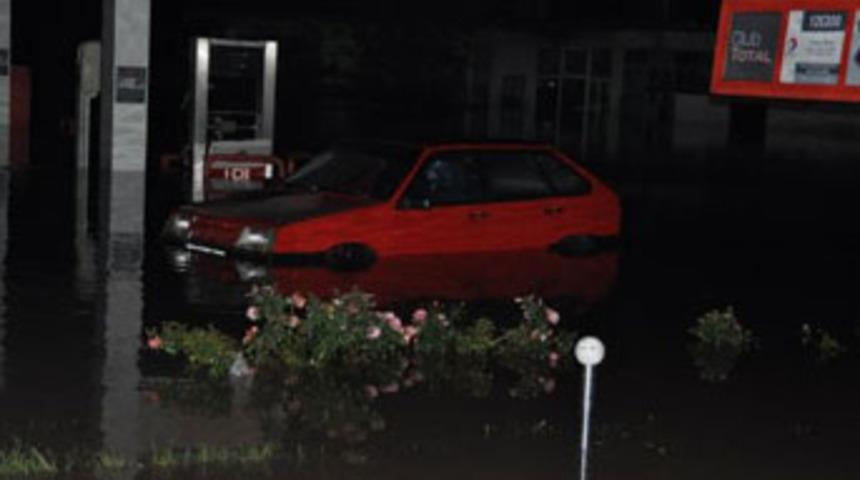 L&uuml;leburgaz'da sel 3 can aldı