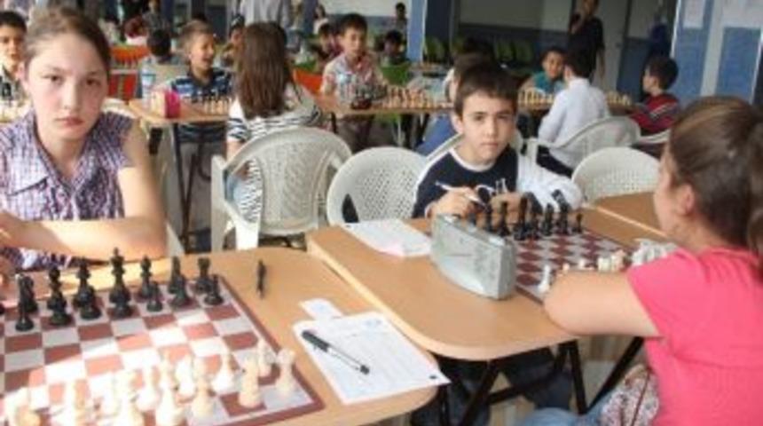 Giresun&rsquo;da Cumhuriyet Satran&ccedil; Turnuvası D&uuml;zenlendi
