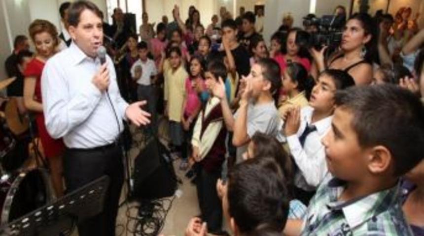 Konak Halk &Uuml;niversitesi&rsquo;ne Konserli A&ccedil;ılış