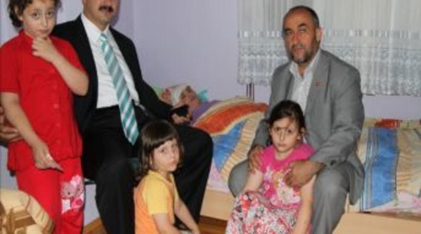 Trabzon'un Araklı Belediye Başkanı Recep &Ccedil;ebi, Hastaların Dertlerini Dinledi