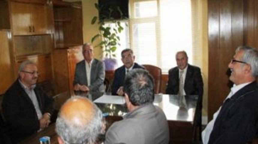 Vali Yılmaz Muhtar Derneklerini Ziyaret Etti