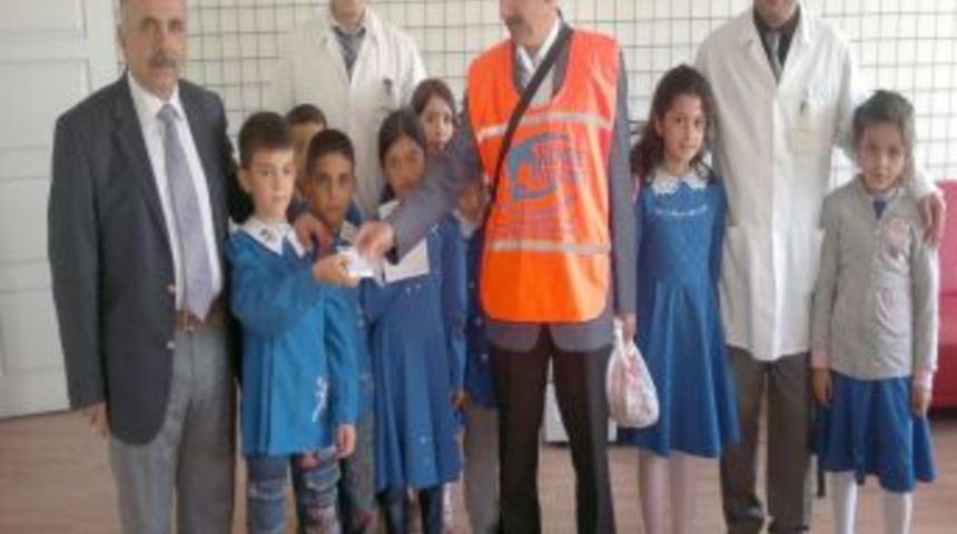 Minikler 1 Lira Ile Afrika I&ccedil;in 4 Kurbanlık Bağışında Bulundu